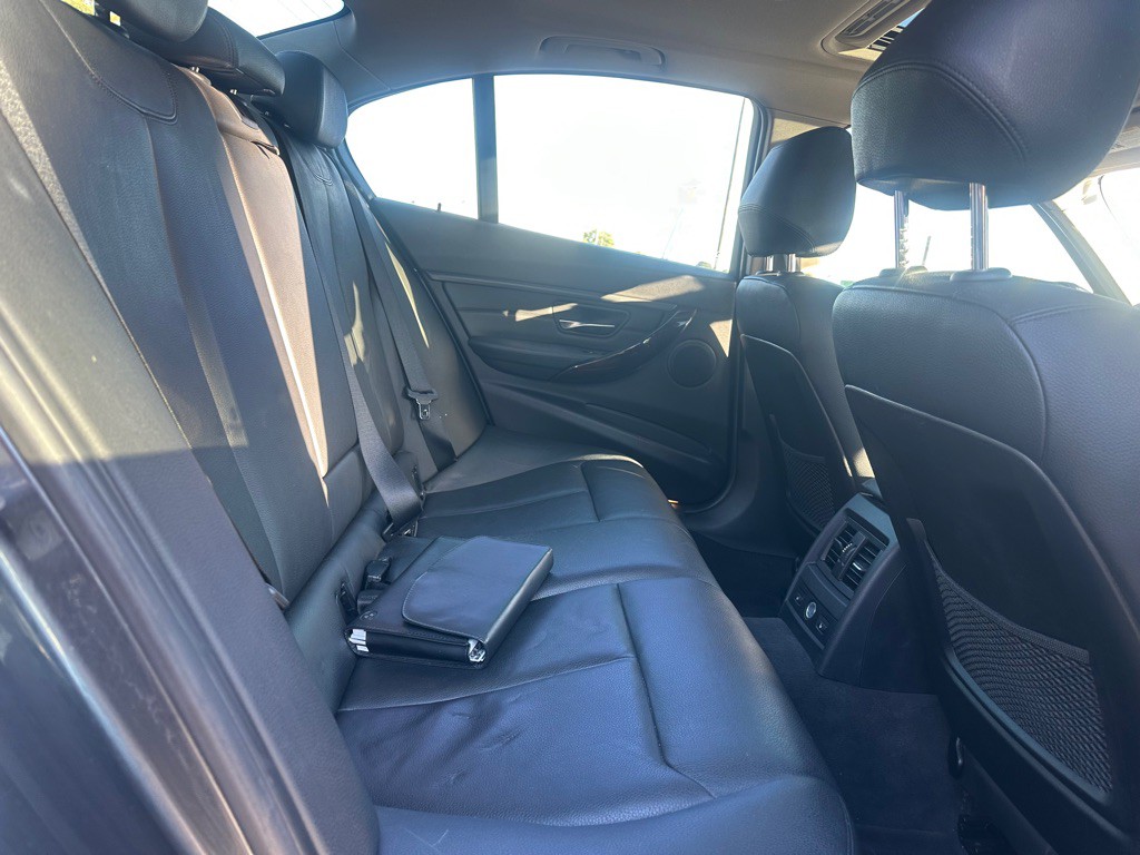 2015 BMW 3 Series Image 7