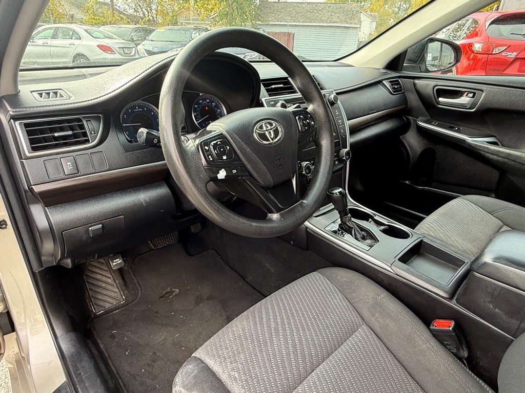 2016 Toyota Camry Image 4