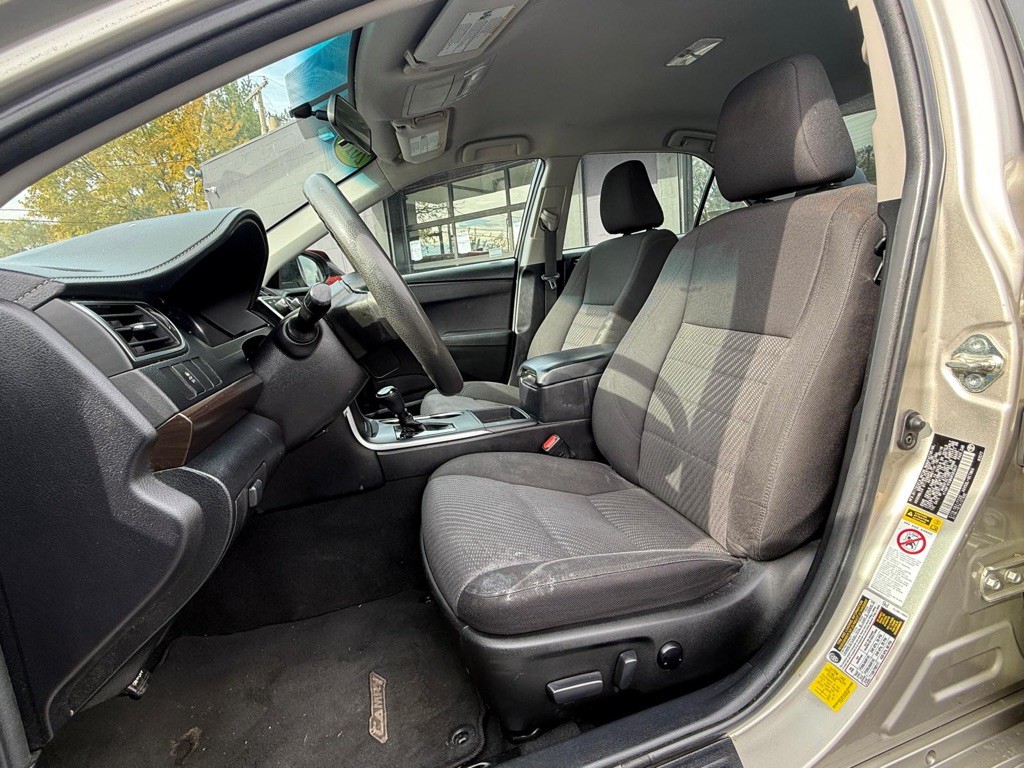 2016 Toyota Camry Image 5