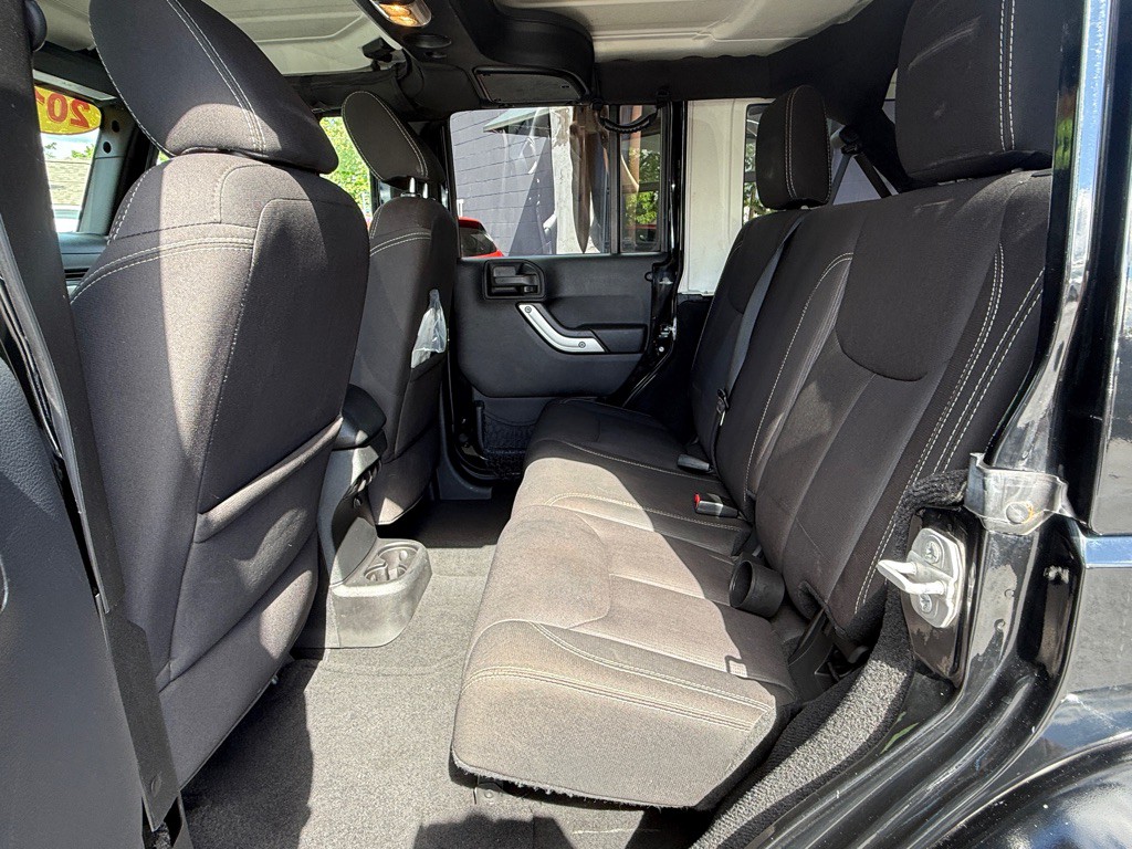 2015 Jeep Wrangler Unlimited Image 11