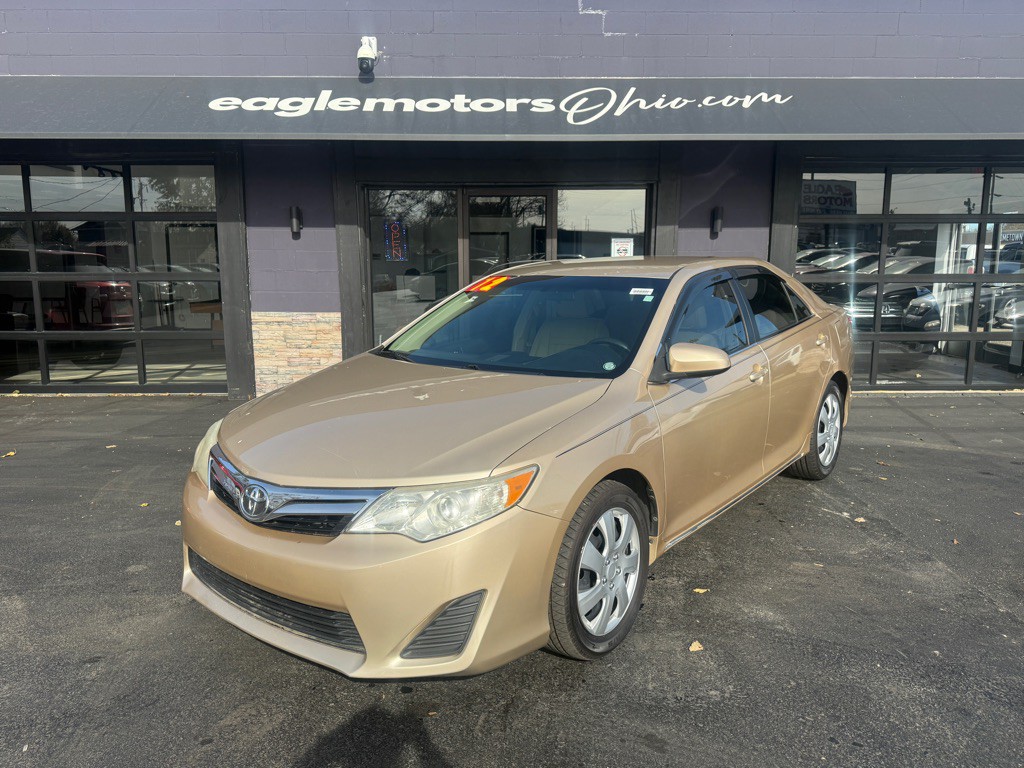 2012 Toyota Camry Image 1
