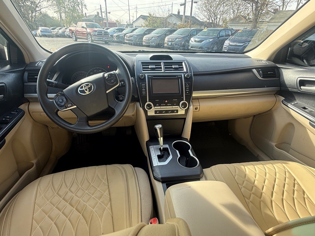 2012 Toyota Camry Image 3