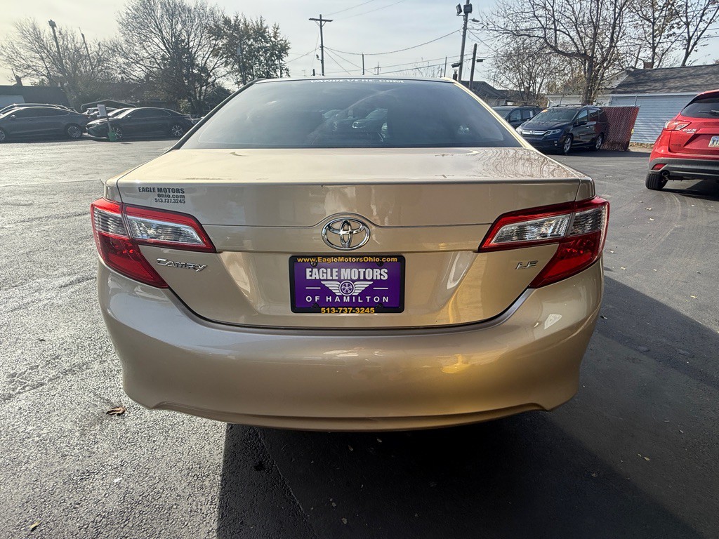 2012 Toyota Camry Image 9
