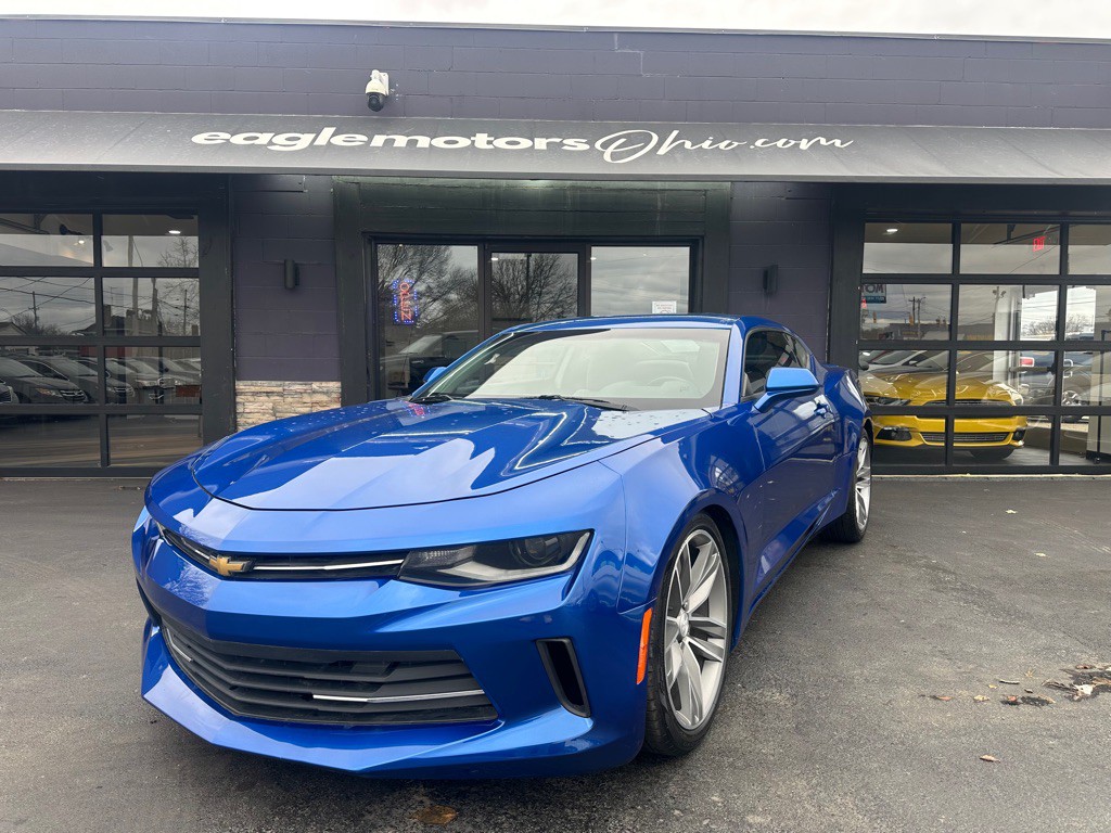 2017 Chevrolet Camaro Image 1