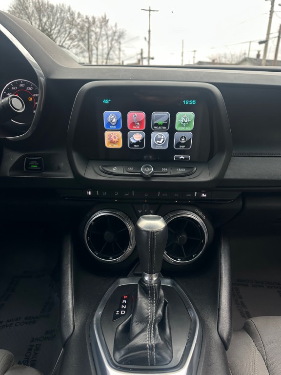 2017 Chevrolet Camaro Image 5