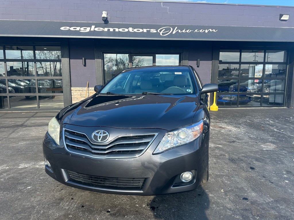 2010 Toyota Camry Image 1