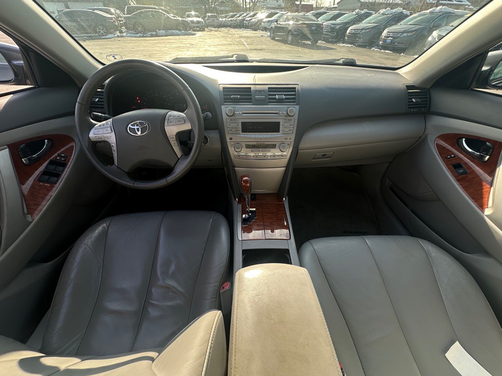 2010 Toyota Camry Image 3