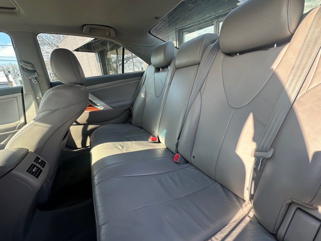 2010 Toyota Camry Image 5