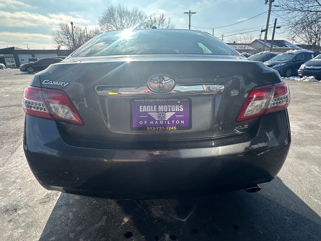 2010 Toyota Camry Image 6