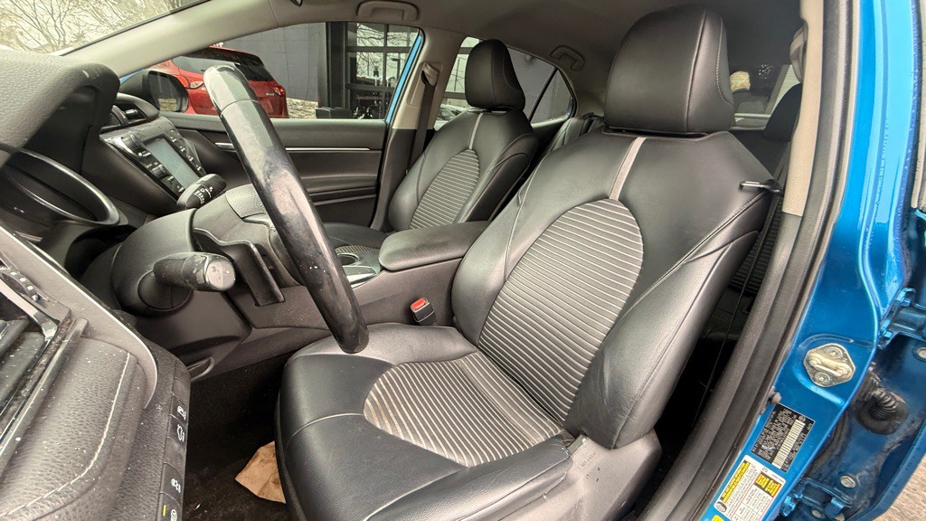 2020 Toyota Camry Image 2