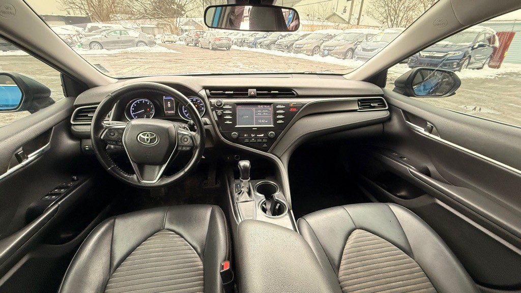 2020 Toyota Camry Image 4