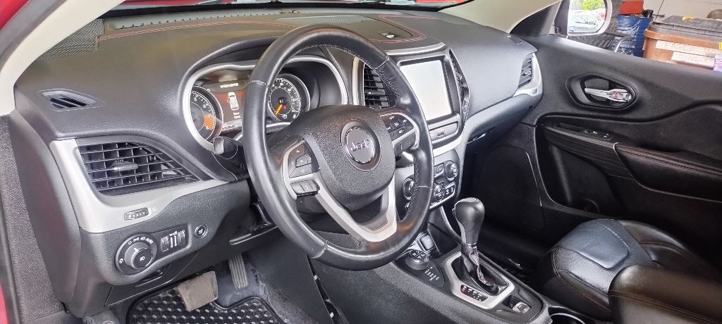 2015 Jeep Cherokee Image 8