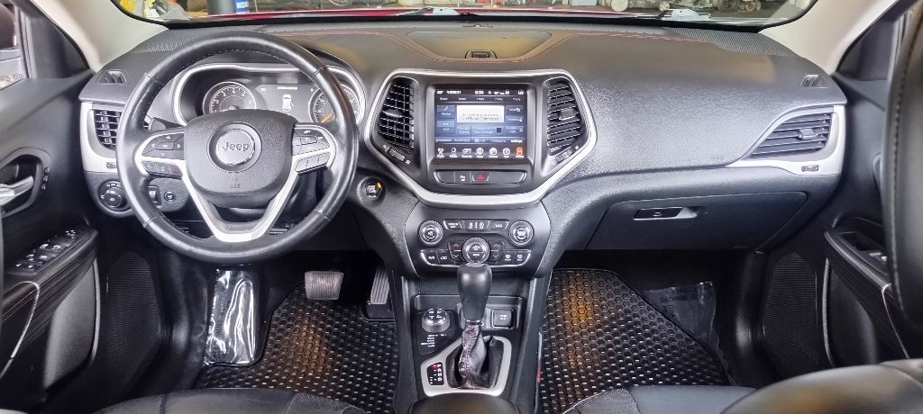 2015 Jeep Cherokee Image 9