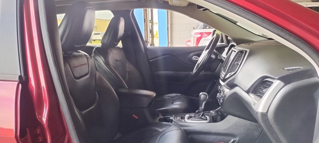 2015 Jeep Cherokee Image 11