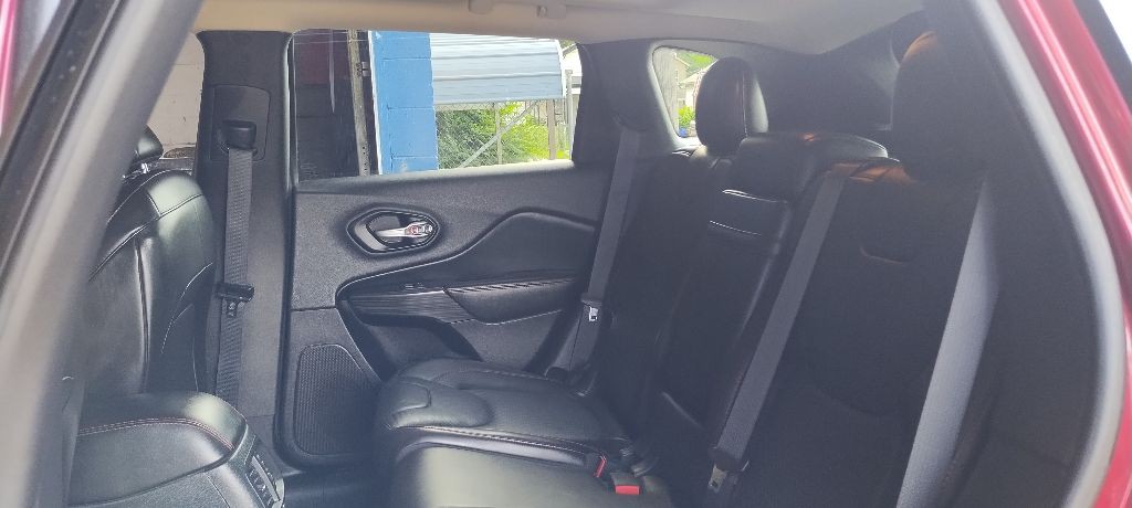 2015 Jeep Cherokee Image 12