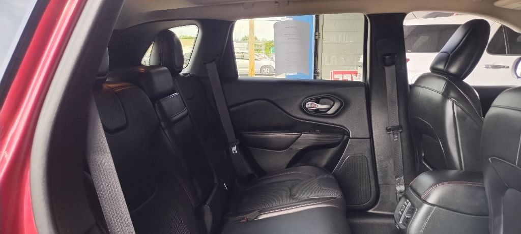 2015 Jeep Cherokee Image 13