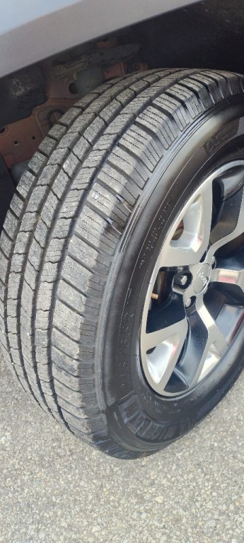 2015 Jeep Cherokee Image 25