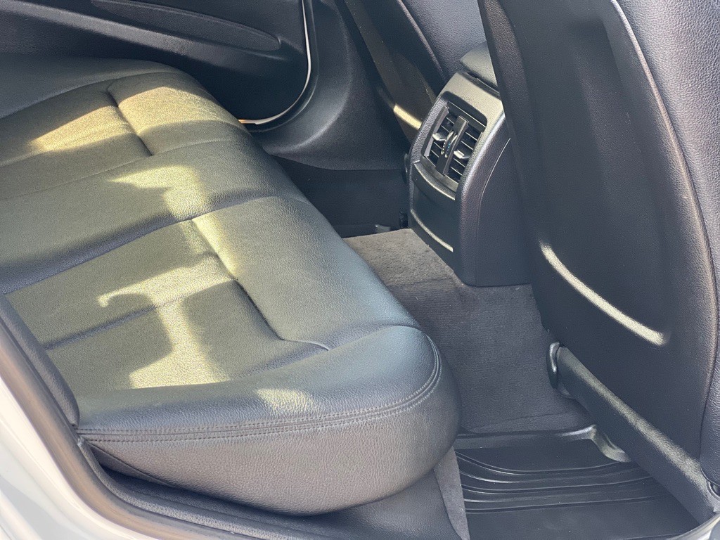 2014 BMW 3 Series Image 24