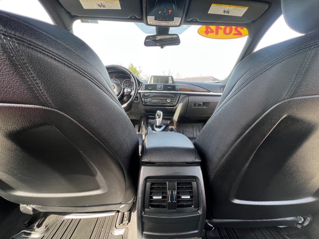 2014 BMW 3 Series Image 26