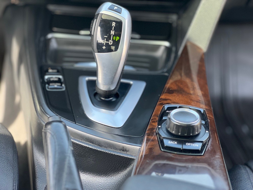 2014 BMW 3 Series Image 28