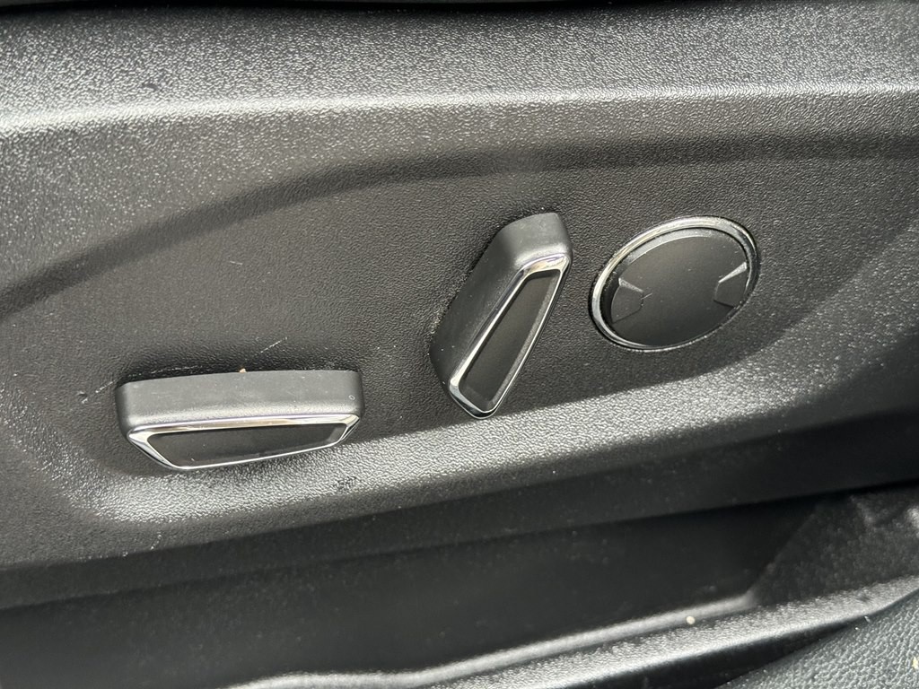 2019 Ford Edge Image 13