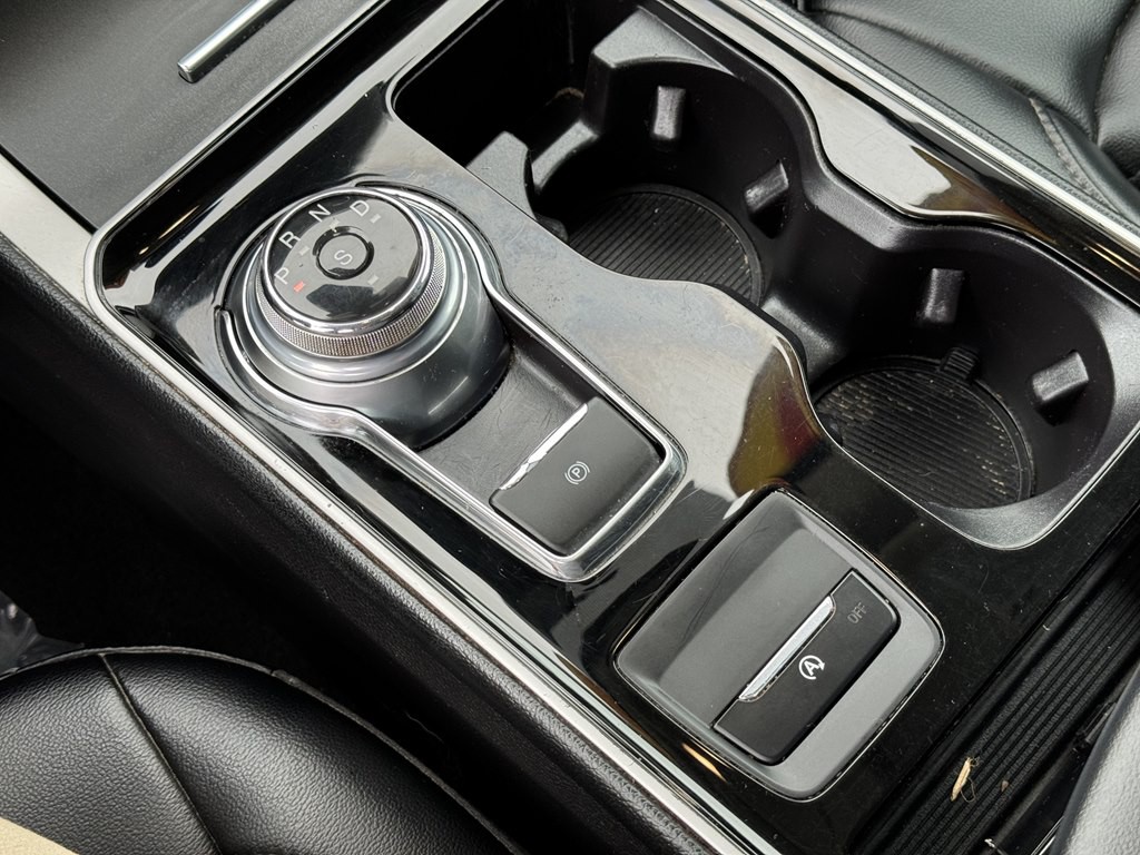 2019 Ford Edge Image 19