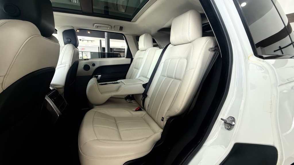 2018 Land Rover Range Rover Sport Image 4