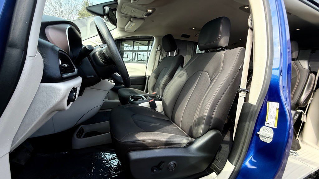 2018 Chrysler Pacifica Image 4