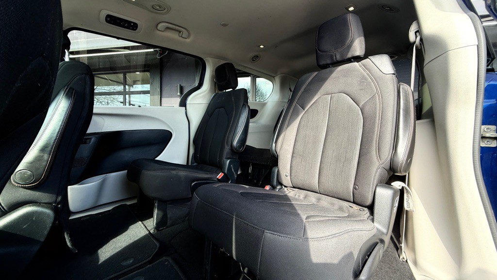 2018 Chrysler Pacifica Image 5