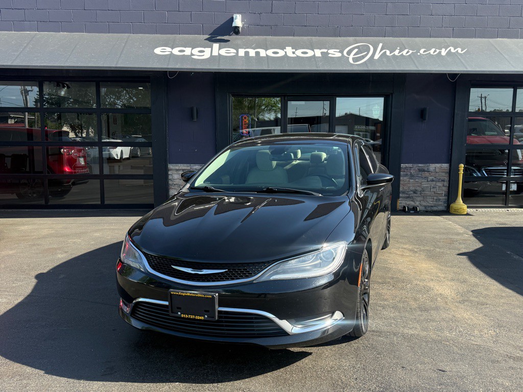2015 Chrysler 200 Image 1