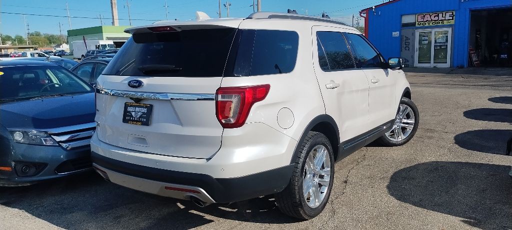 2017 Ford Explorer Image 2