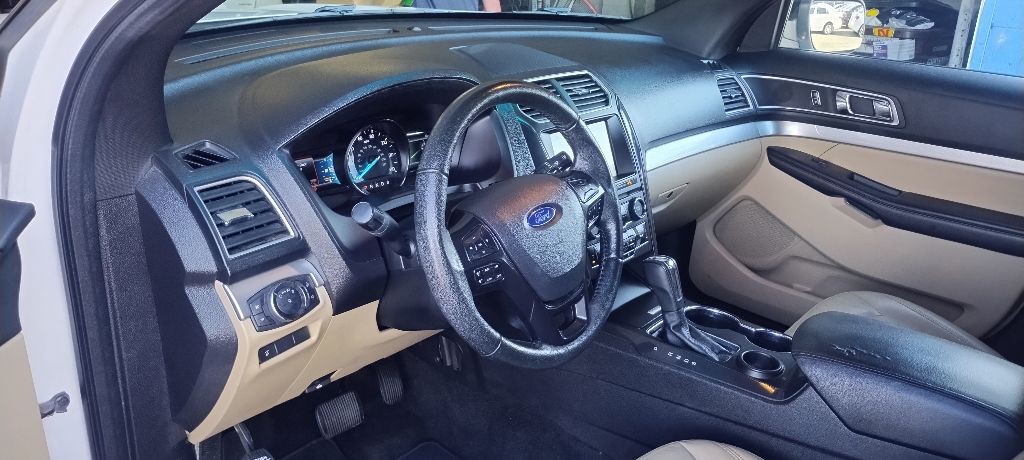 2017 Ford Explorer Image 5