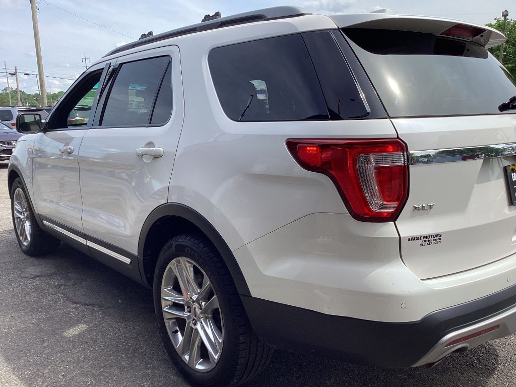 2017 Ford Explorer Image 16