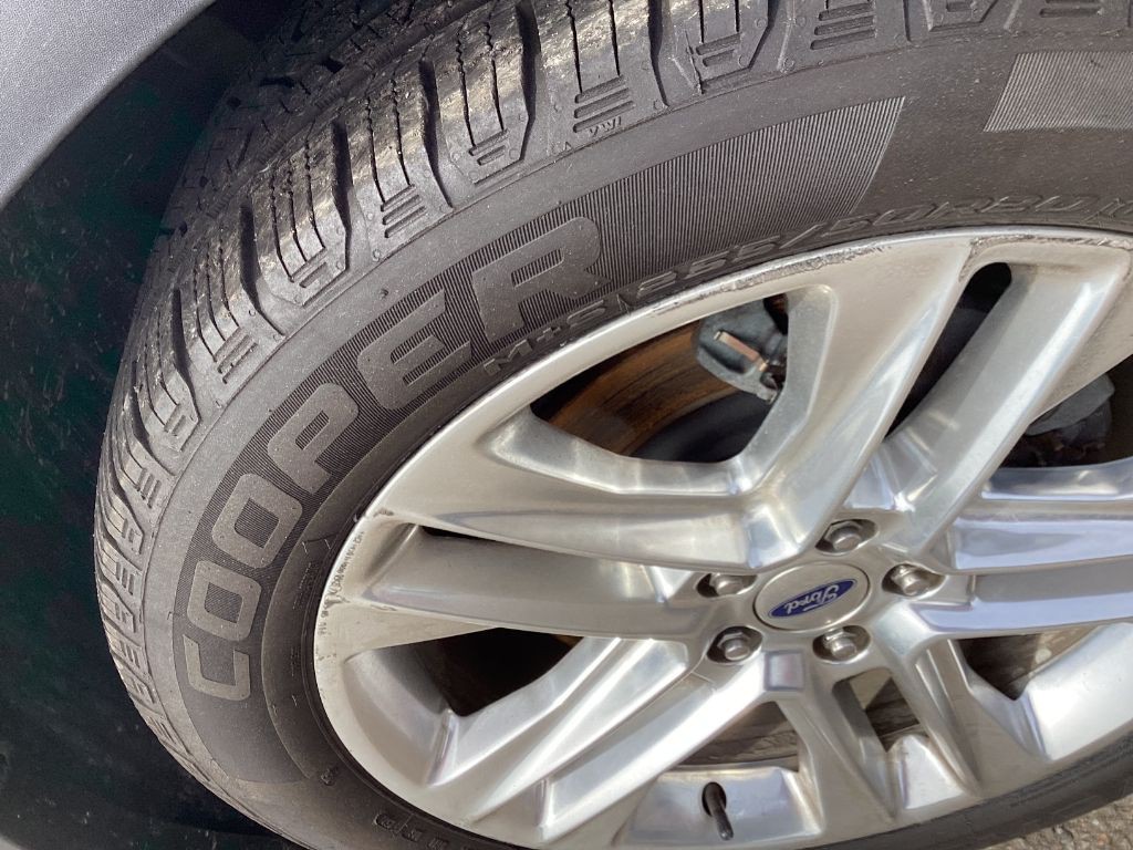 2017 Ford Explorer Image 21