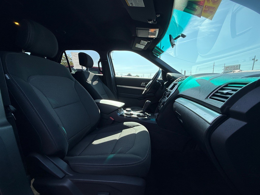 2017 Ford Explorer Image 6
