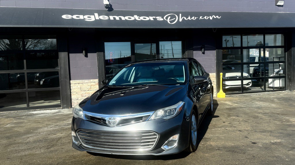 2013 Toyota Avalon Image 1