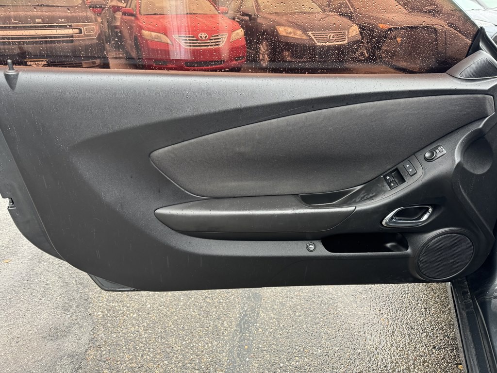 2015 Chevrolet Camaro Image 11