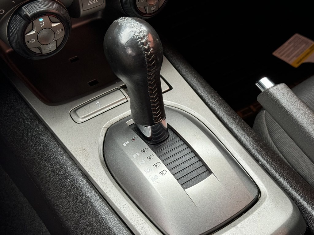 2015 Chevrolet Camaro Image 17