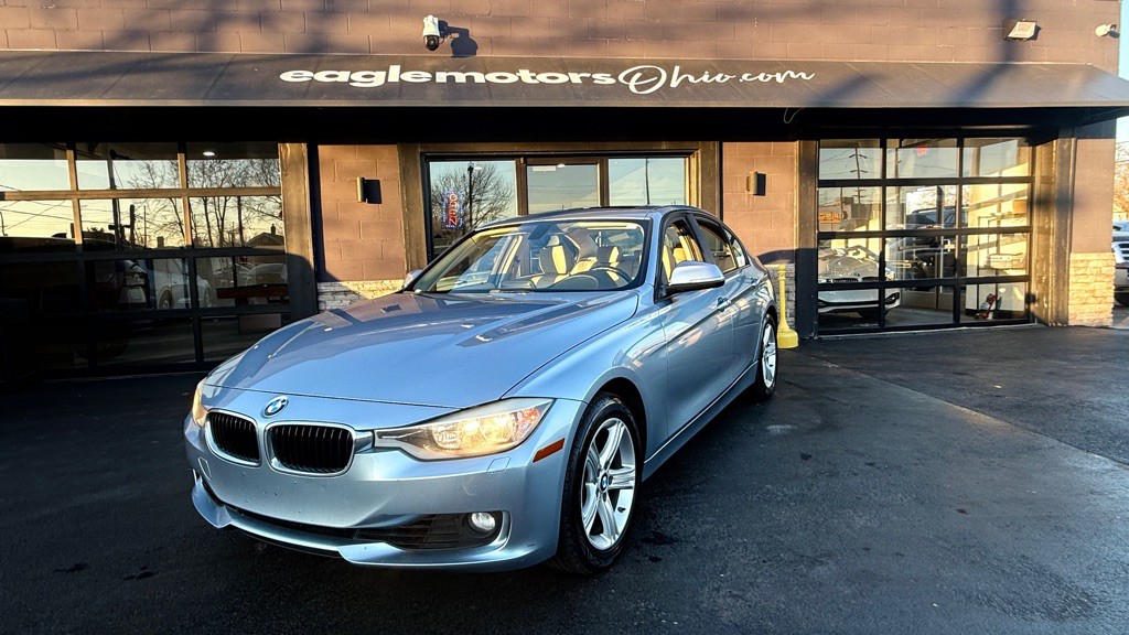 2013 BMW 3 Series Image 1