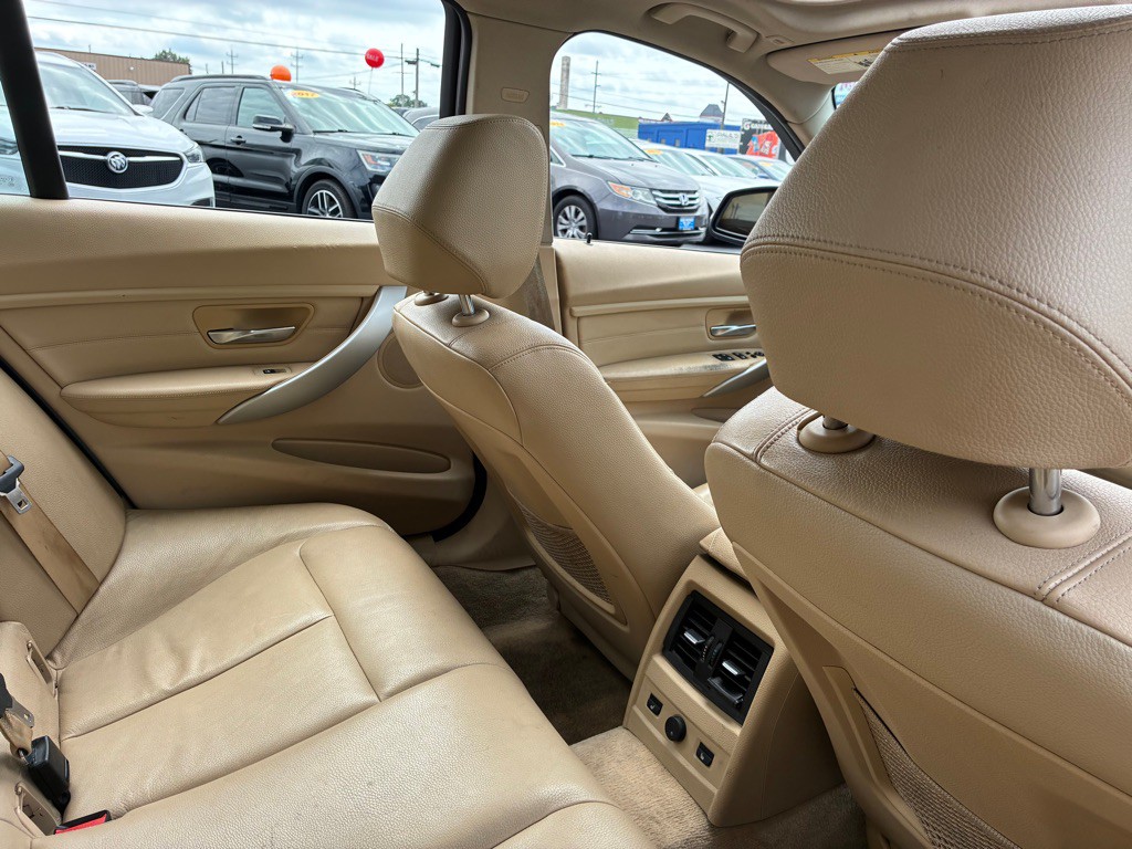2013 BMW 3 Series Image 5