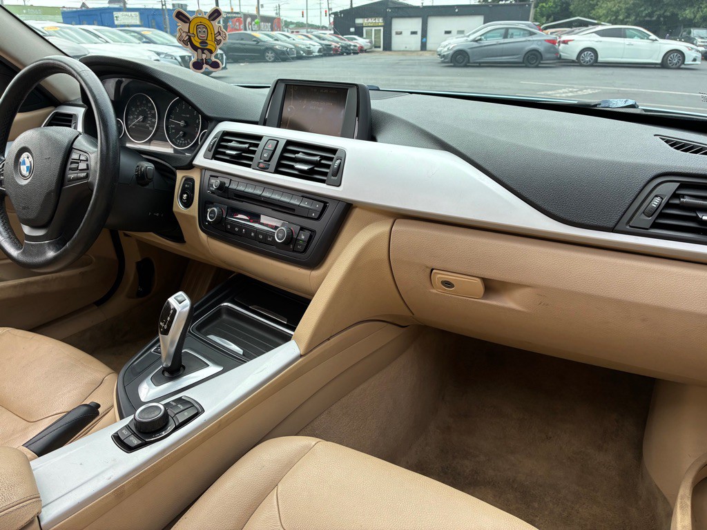 2013 BMW 3 Series Image 6