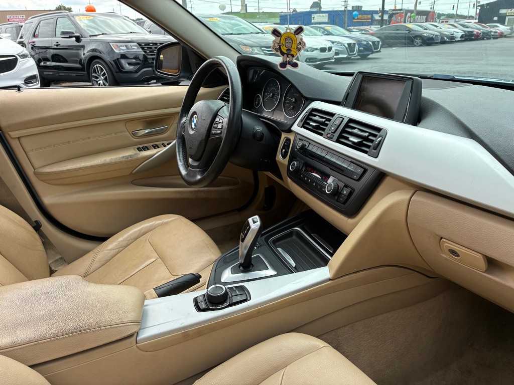 2013 BMW 3 Series Image 7