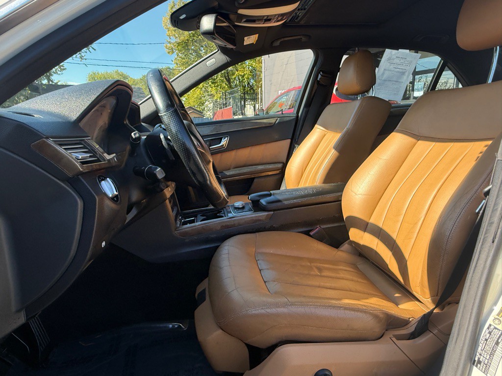 2010 Mercedes-Benz E-Class Image 2