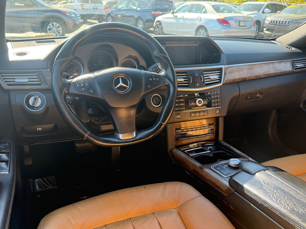 2010 Mercedes-Benz E-Class Image 5