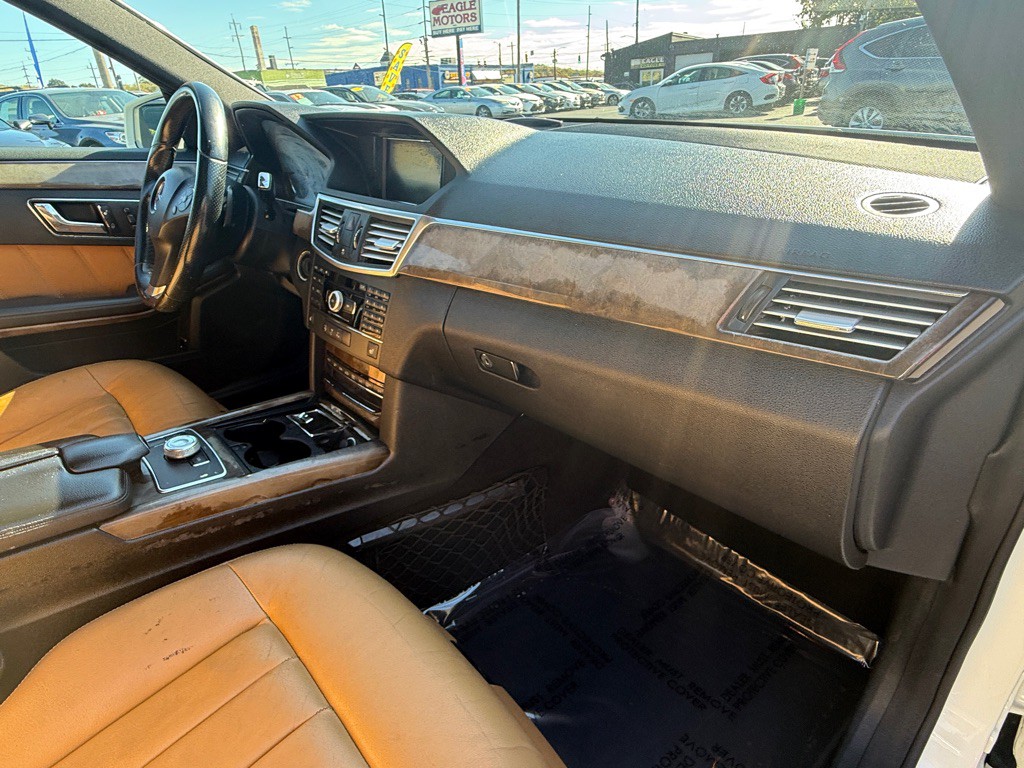 2010 Mercedes-Benz E-Class Image 8