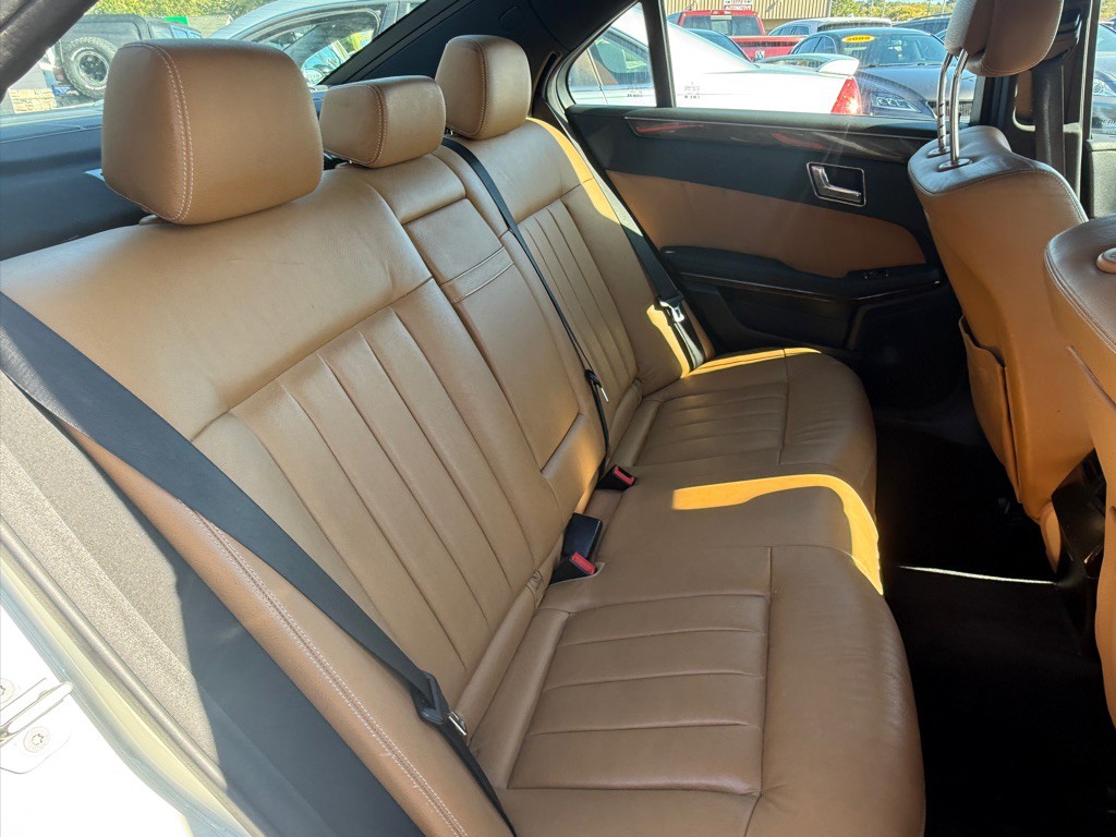 2010 Mercedes-Benz E-Class Image 10