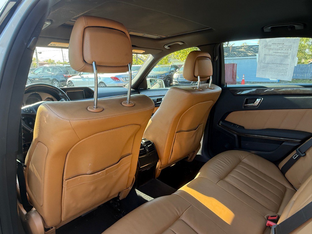 2010 Mercedes-Benz E-Class Image 11