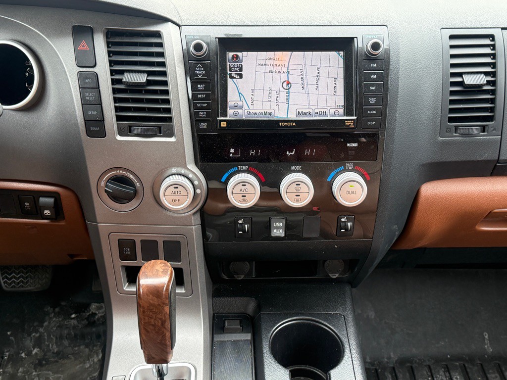 2013 Toyota Tundra Image 9