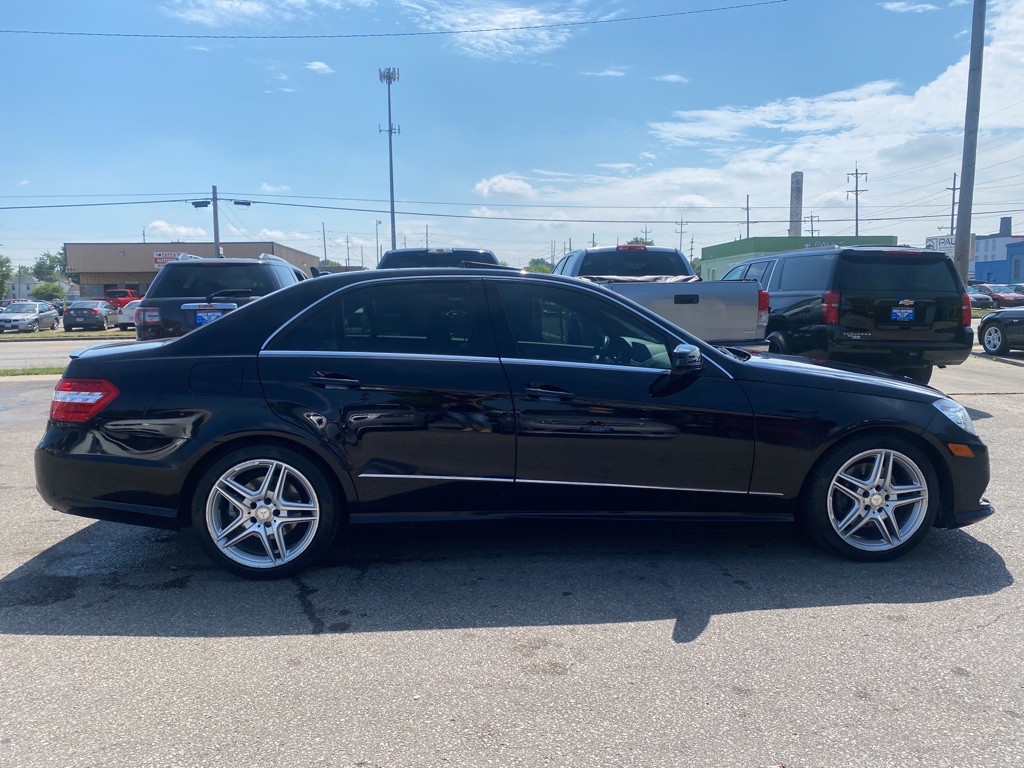 2013 Mercedes-Benz E-Class Image 2