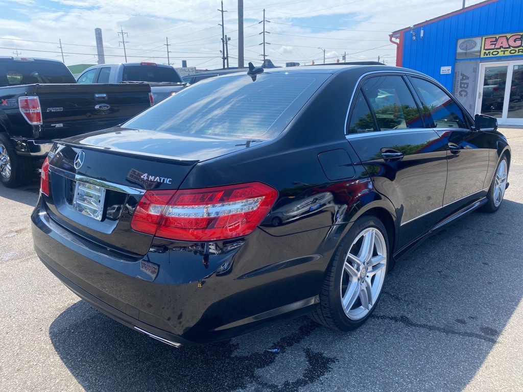 2013 Mercedes-Benz E-Class Image 3